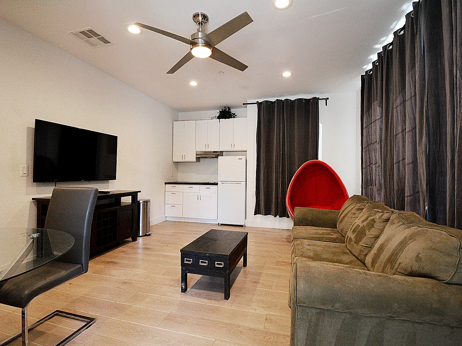1 bed, 600 sqft, $1,700 — Photo 3