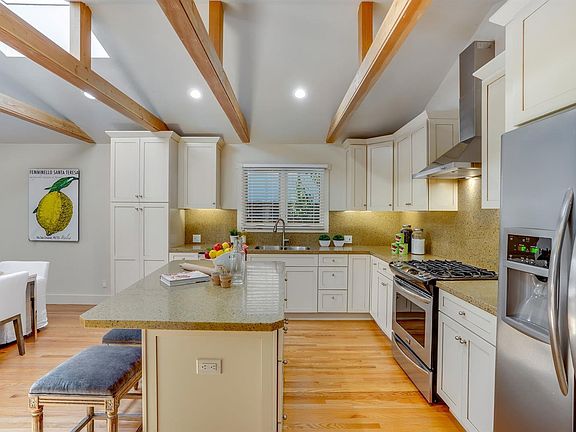 3rd image of 1823 Crinella Dr
