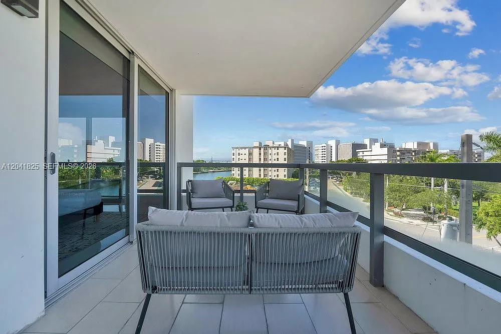The Ivory Residence Condo — Photo 4