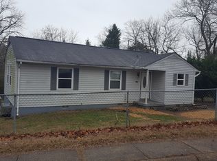 102 E Arrowwood Rd, Oak Ridge, TN 37830