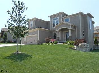 2nd image of 116 NW Burroughs Dr