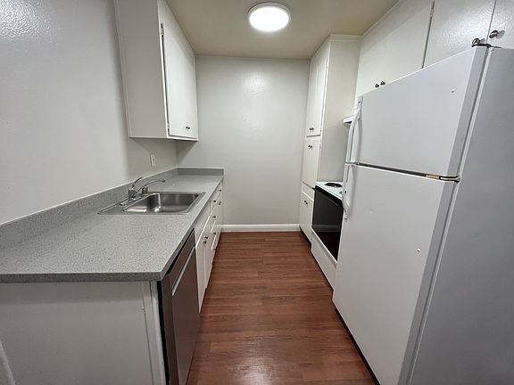 2nd image of 524 E Maude Ave #Cc