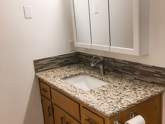 5th image of 340 Moonlite Dr