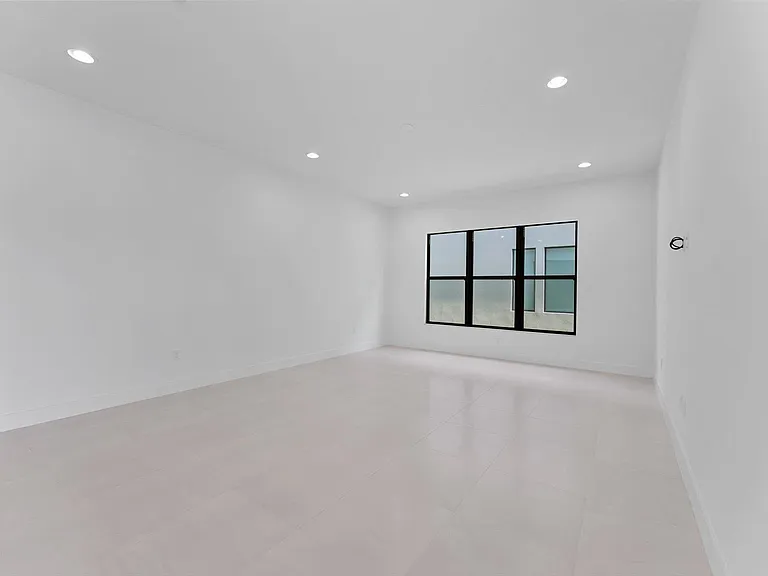 20062 Hirono Ln — Photo 7