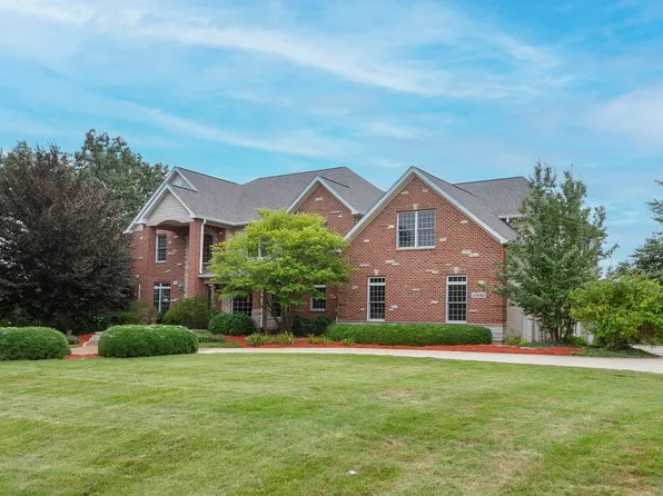 41W085 Stoneridge Ln, Elgin, IL 60124