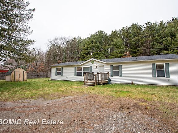 3rd image of 4562 Hanes Rd