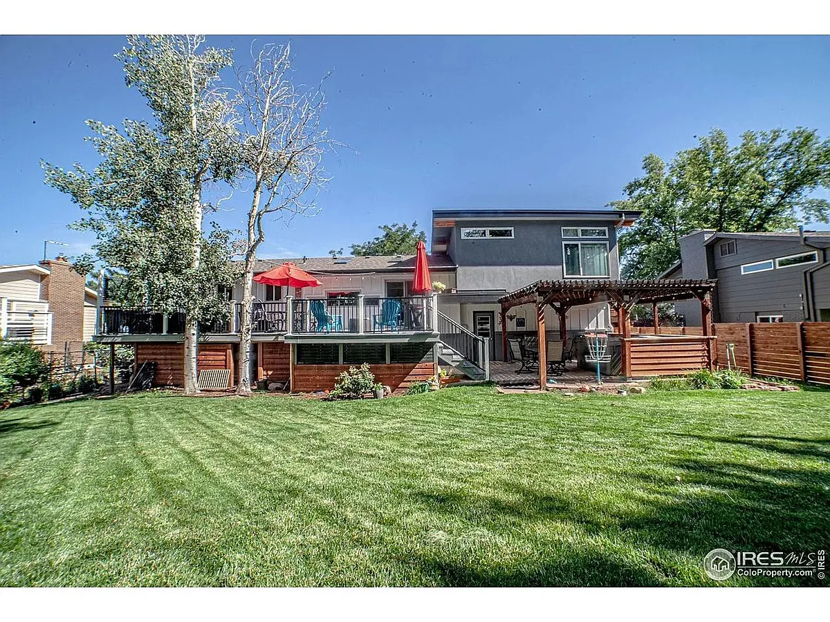 Building Photo - 2355 Hillsdale Way