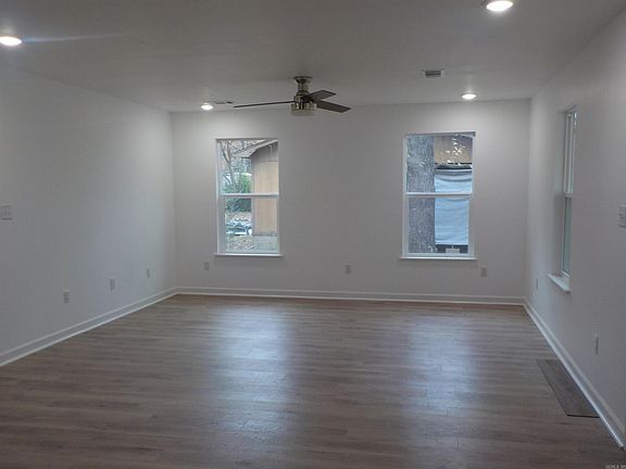 5th image of 128 Lynn St