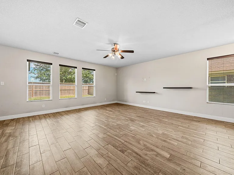 2415 Cloudy Bay Dr — Photo 4