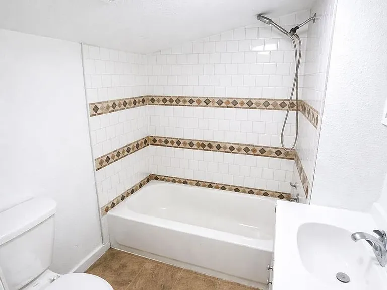 507 W Baker St #1 — Photo 6