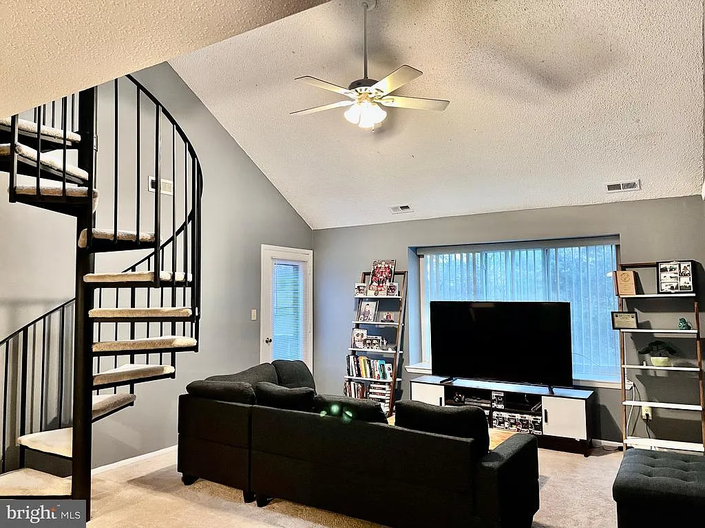2 bed, 2.0 bath, 1434 sqft, $2,300 — Photo 3