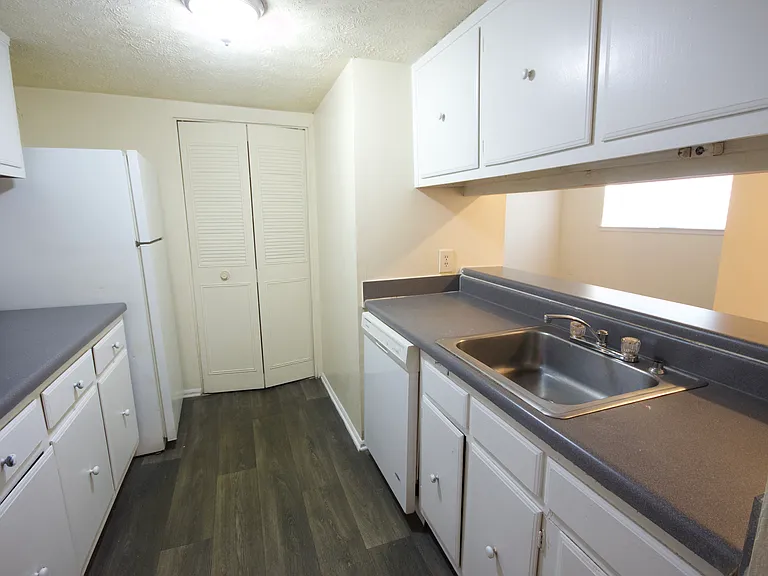120 Viking Ct #10 — Photo 3