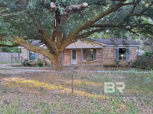 8321 Valley Ln, Irvington, AL 36544