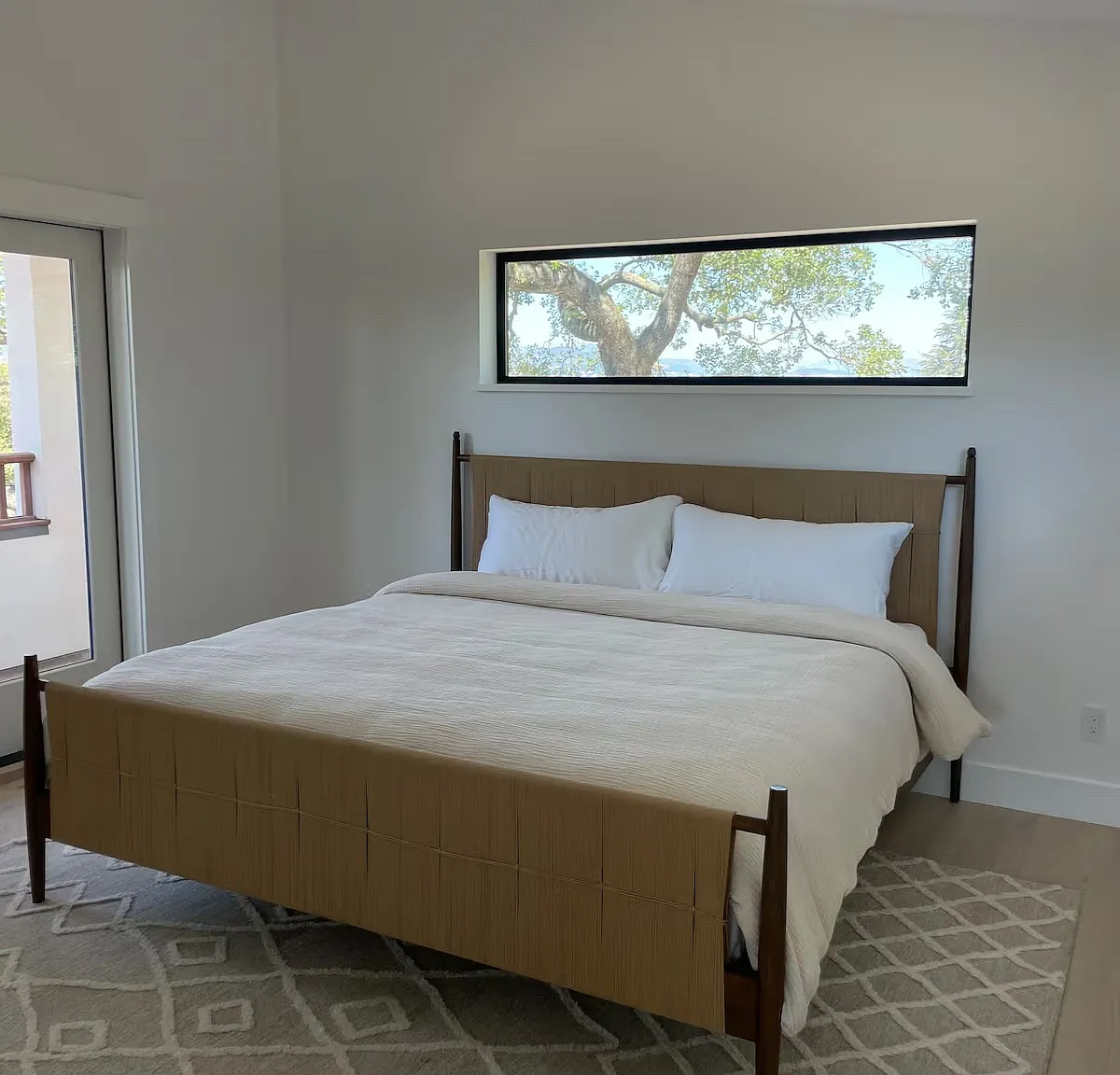 2 bed, 1200 sqft, $5,500 — Photo 2