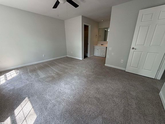 4th image of 108 Woodcock Ct