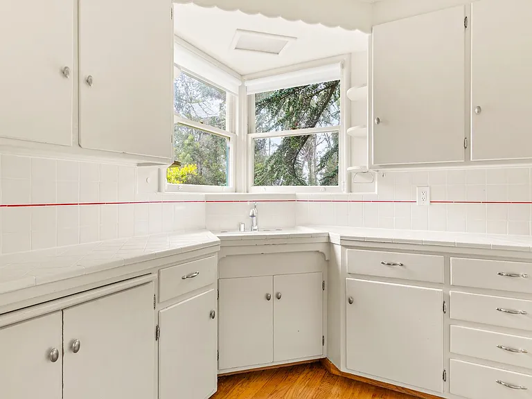 6857 Armour Dr — Photo 17