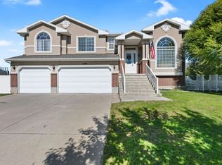 1598 W Homestead Cir, Farmington, UT 84025