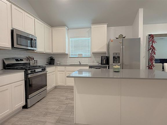 3rd image of 13701 Ronald Reagan Blvd #1