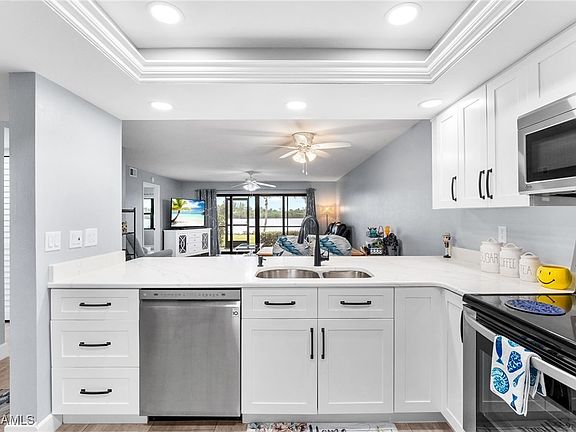 5th image of 16000 Bay Pointe Blvd #102