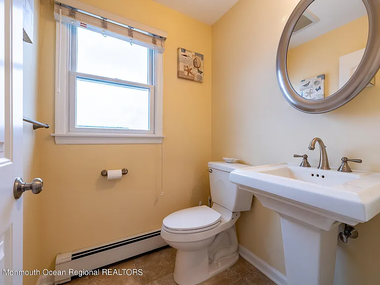 219 3rd Ave — Photo 20