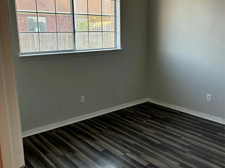 14049 Overstreet Dr — Photo 13