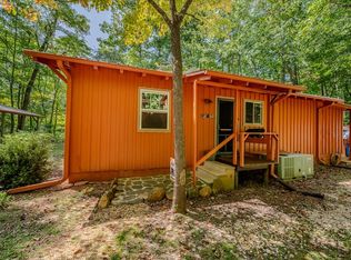 902 Cherokee Mine Rd, Franklin, NC 28734