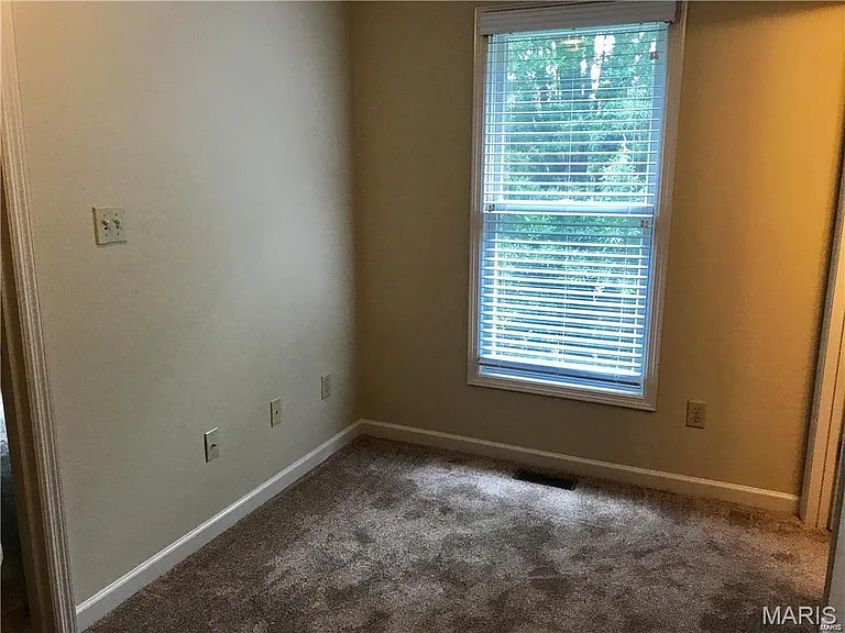 48 Deer Grove Dr — Photo 11