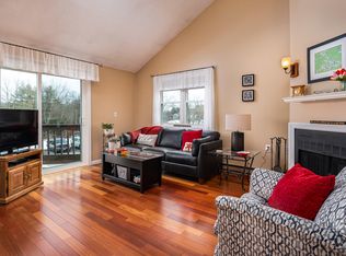 25 Riverview Dr APT D, North Berwick, ME 03906