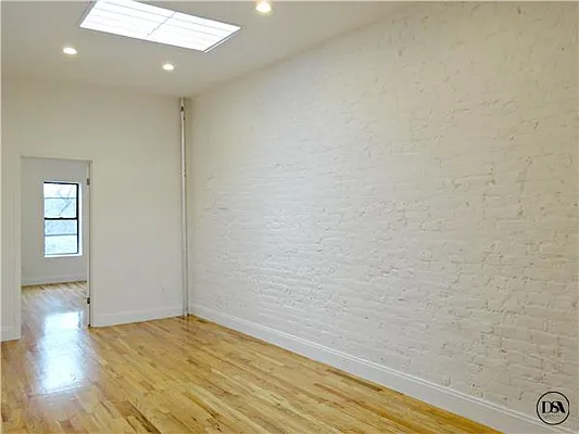 Rented by DSA Realty | media 31