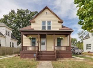 1105 S Center St, Bloomington, IL 61701