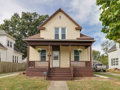1105 S Center St, Bloomington, IL, 61701