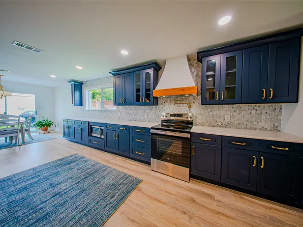 5911 Dangerfield Ct, Arlington, TX 76017