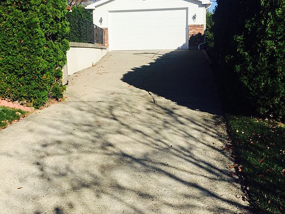 Detached 2 car garage