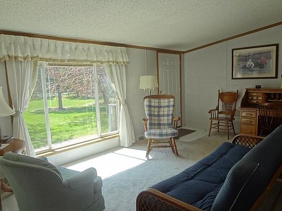 2nd image of 7595 Woodhaven Cir