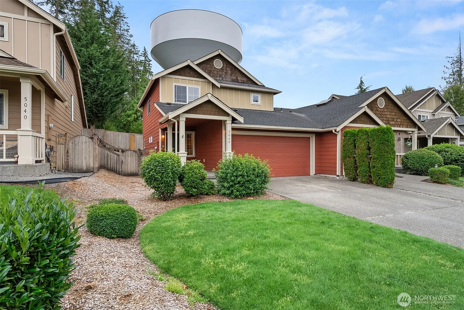 5044 Roxanna Court SE photo 1