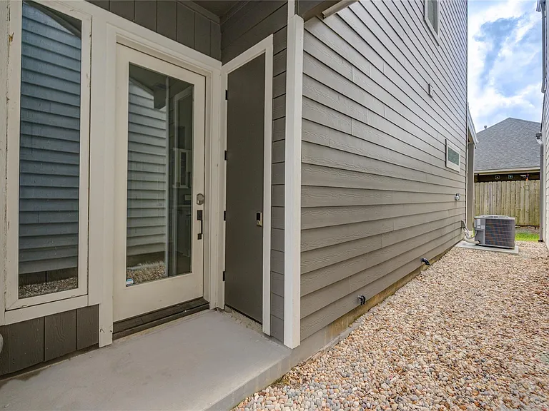 4220 McKinley St — Photo 6