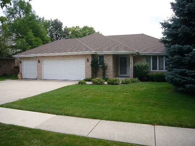 1st image of 1880 Cambridge Ln