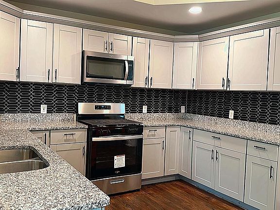 5th image of 2812 Gibbons Ave