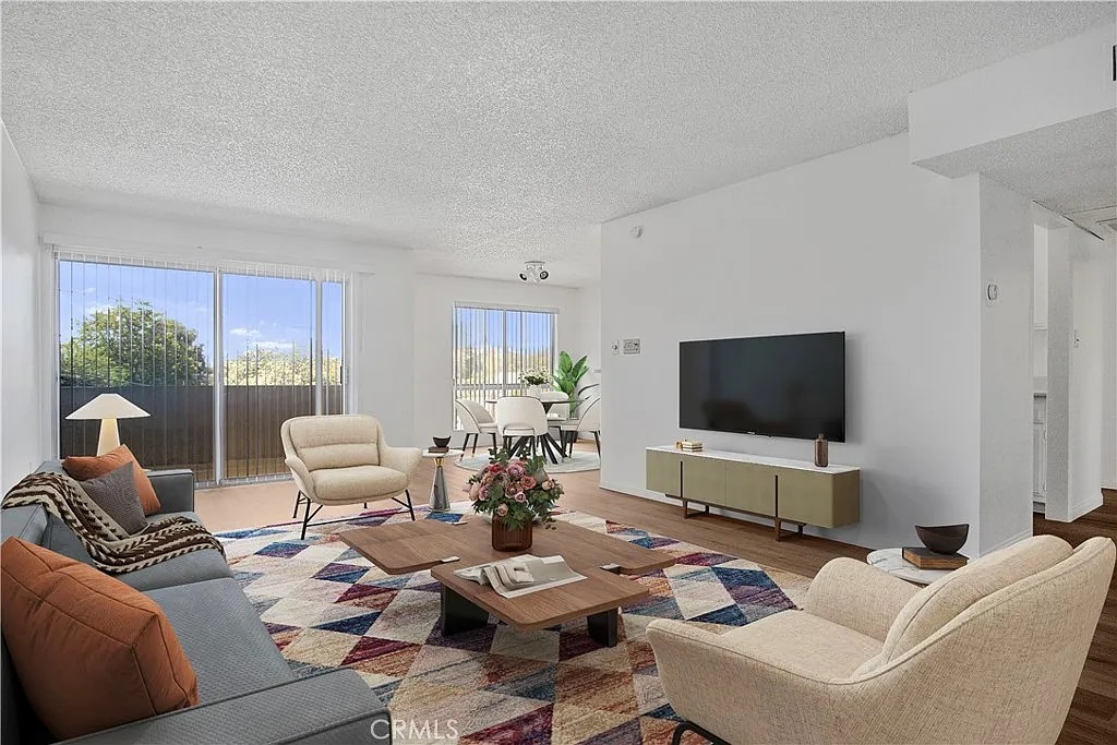1 bed, 864 sqft, $2,799 — Photo 3