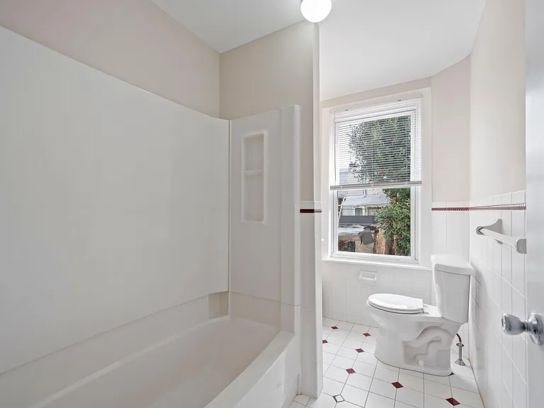 4523 Baker St — Photo 13