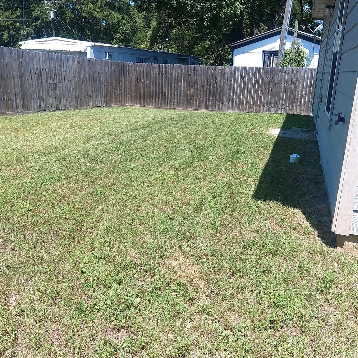 3 bed, 2.0 bath, 912 sqft, $1,350 — Photo 2