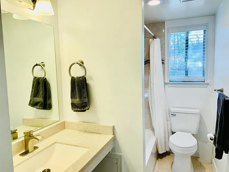 6 Grovepoint Ct — Photo 19