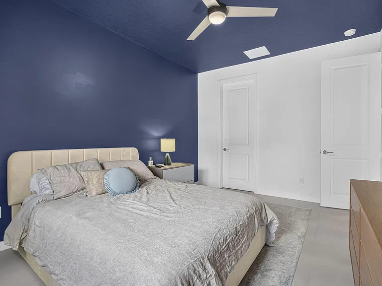 1431 Pioneer Way — Photo 26