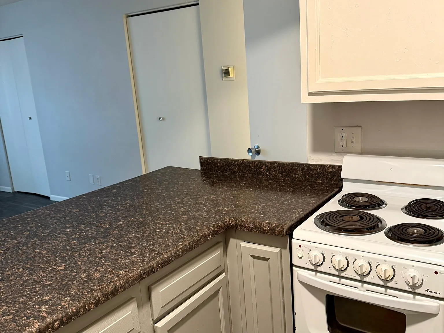 Studio, $904 — Photo 3