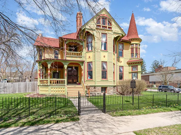 1315 Center Ave, Bay City, MI 48708