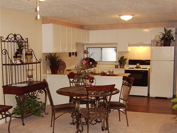 Large open Kitchen and Dining area