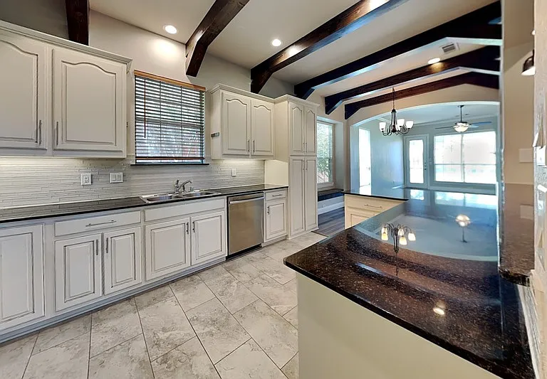 2120 Stone Creek Dr — Photo 4