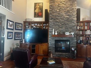 2029 Canyon Lake Dr, Modesto, CA 95355