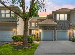 8 Austin Dr, Basking Ridge, NJ 07920