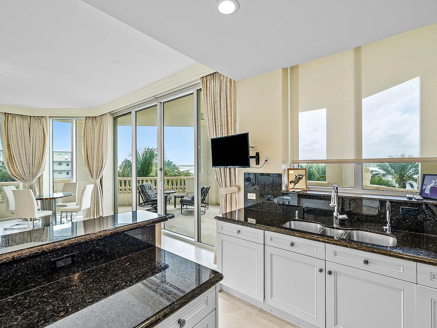 3 bed, 3.0 bath, 2273 sqft, $25,000 — Photo 4